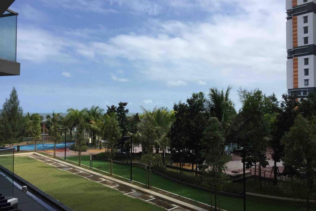 Adra Suites @ Timurbay Seafront Residence Куантан Экстерьер фото